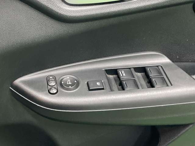 ホンダ フィット　ハイブリッド １．５ ハイブリッド Ｆ ４ＷＤ H30年 (北海道) 99