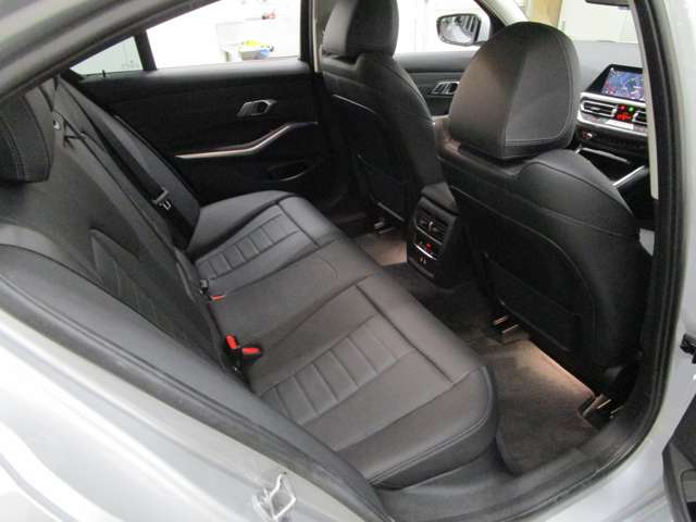 ＢＭＷ ３シリーズ ３１８Ｉ ４０ＴＨ アニバーサリー エディション R3年 (近畿) 99