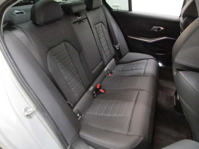 ＢＭＷ ３シリーズ ３１８Ｉ ４０ＴＨ アニバーサリー エディション R3年 (近畿) 99