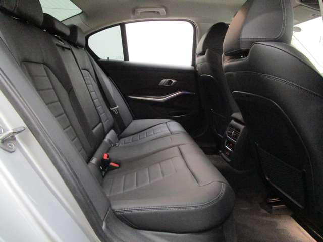 ＢＭＷ ３シリーズ ３１８Ｉ ４０ＴＨ アニバーサリー エディション R3年 (近畿) 99