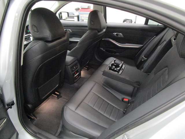 ＢＭＷ ３シリーズ ３１８Ｉ ４０ＴＨ アニバーサリー エディション R3年 (近畿) 99