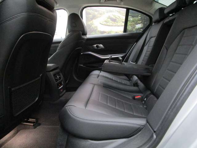 ＢＭＷ ３シリーズ ３１８Ｉ ４０ＴＨ アニバーサリー エディション R3年 (近畿) 99