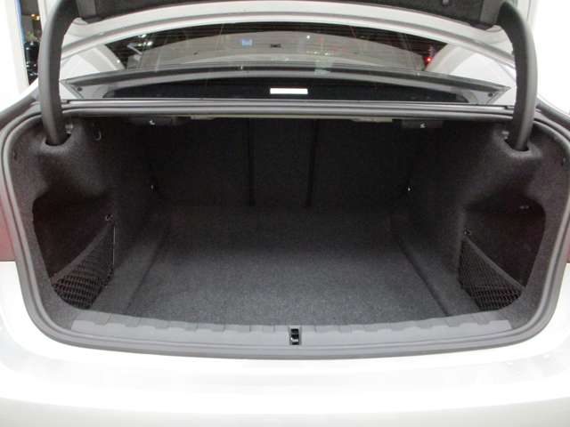 ＢＭＷ ３シリーズ ３１８Ｉ ４０ＴＨ アニバーサリー エディション R3年 (近畿) 99