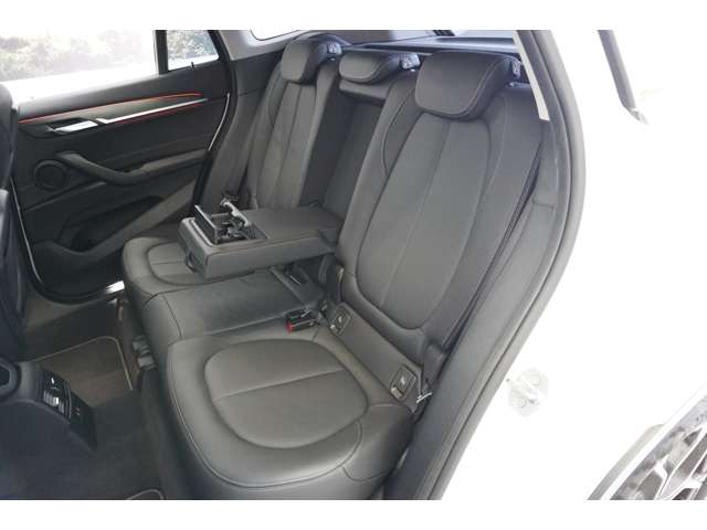 ＢＭＷ Ｘ１ Ｘドライブ １８Ｄ Ｘライン ４ＷＤ R4年 (近畿) 99