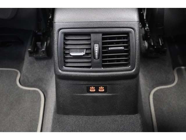 ＢＭＷ Ｘ１ Ｘドライブ １８Ｄ Ｘライン ４ＷＤ R4年 (近畿) 99