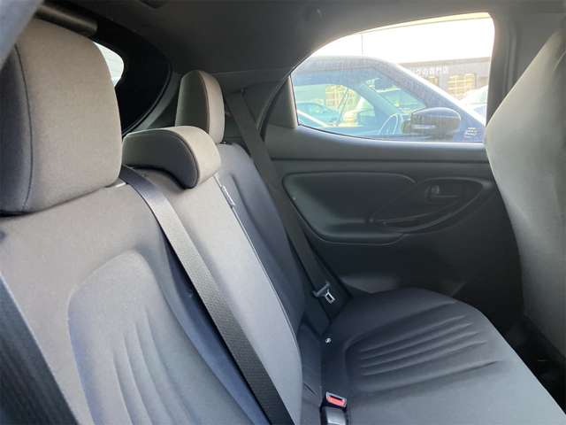 トヨタ ヤリス １．０ Ｇ R3年 (東海) 99