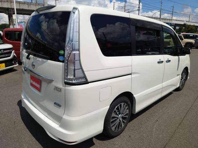 日産 セレナ ２．０ ハイウェイスター Ｓ－ＨＹＢＲＩＤ H26年 (中国) 99