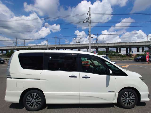 日産 セレナ ２．０ ハイウェイスター Ｓ－ＨＹＢＲＩＤ H26年 (中国) 99