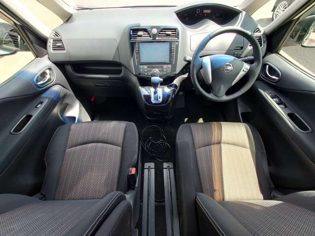 日産 セレナ ２．０ ハイウェイスター Ｓ－ＨＹＢＲＩＤ H26年 (中国) 99