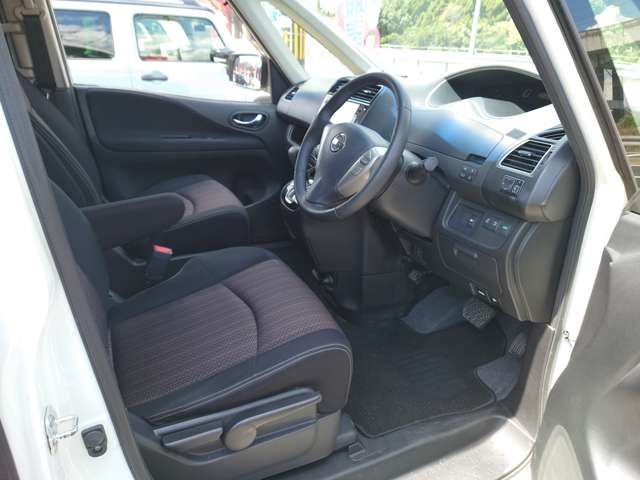 日産 セレナ ２．０ ハイウェイスター Ｓ－ＨＹＢＲＩＤ H26年 (中国) 99