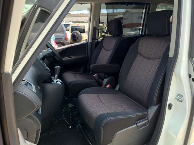 日産 セレナ ２．０ ハイウェイスター Ｓ－ＨＹＢＲＩＤ H26年 (中国) 99