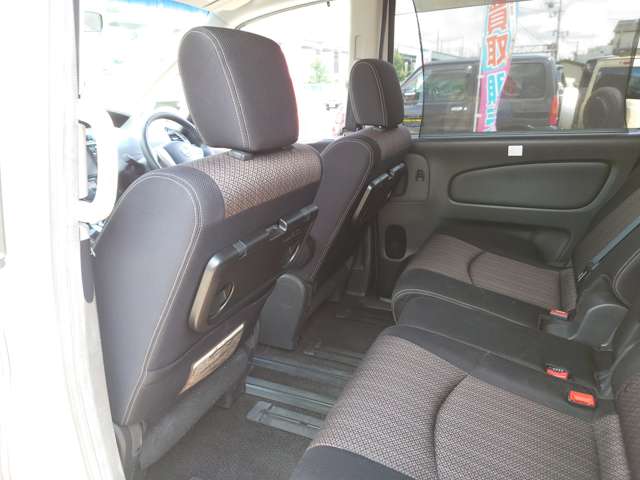 日産 セレナ ２．０ ハイウェイスター Ｓ－ＨＹＢＲＩＤ H26年 (中国) 99