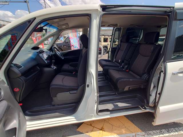 日産 セレナ ２．０ ハイウェイスター Ｓ－ＨＹＢＲＩＤ H26年 (中国) 99
