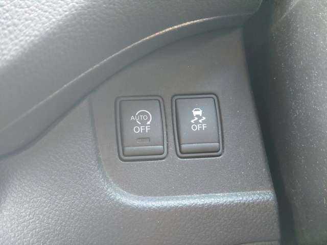 日産 セレナ ２．０ ハイウェイスター Ｓ－ＨＹＢＲＩＤ H26年 (中国) 99