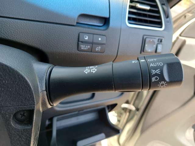 日産 セレナ ２．０ ハイウェイスター Ｓ－ＨＹＢＲＩＤ H26年 (中国) 99