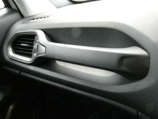 ジープ レネゲード リミテッド R2年 (関東) 99