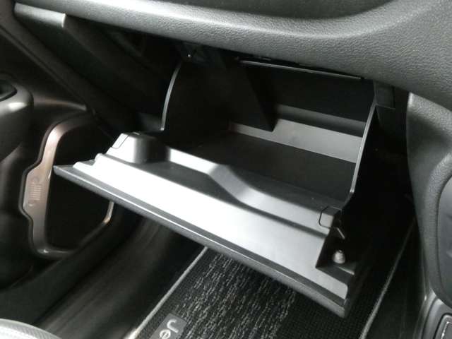 ジープ レネゲード リミテッド R2年 (関東) 99