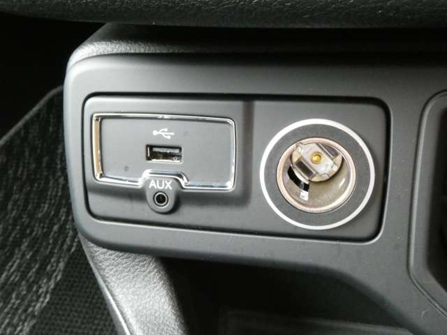 ジープ レネゲード リミテッド R2年 (関東) 99