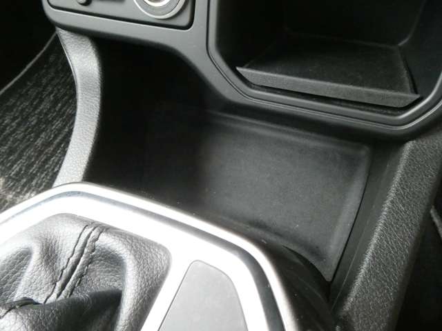 ジープ レネゲード リミテッド R2年 (関東) 99