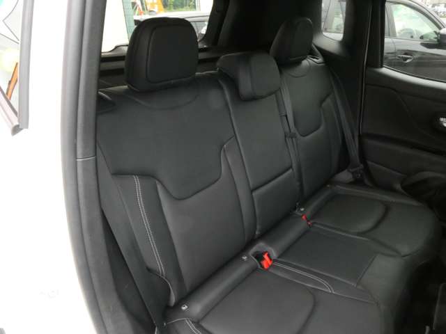 ジープ レネゲード リミテッド R2年 (関東) 99