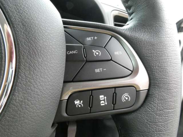 ジープ レネゲード リミテッド R2年 (関東) 99