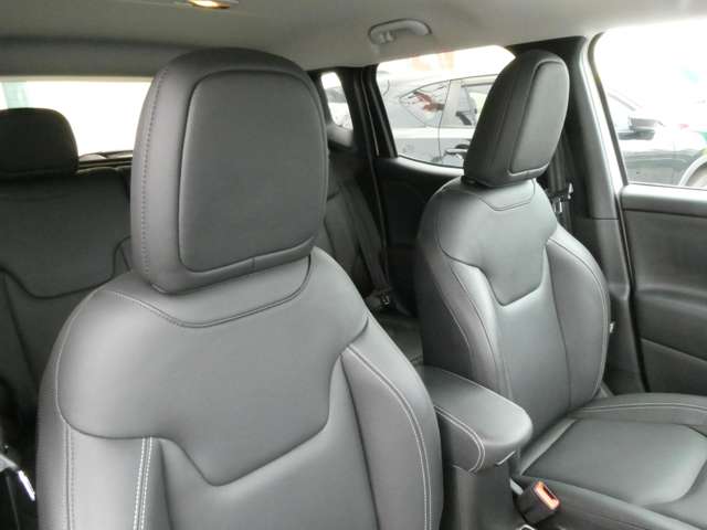 ジープ レネゲード リミテッド R2年 (関東) 99