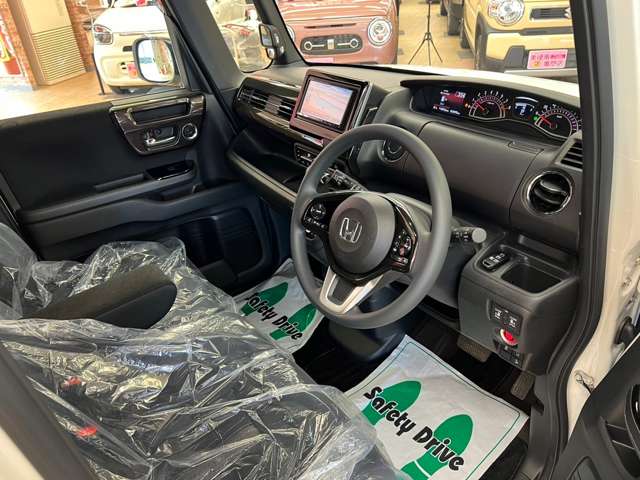 ホンダ Ｎ　ＢＯＸ カスタム ６６０ Ｇ Ｌ ホンダセンシング ４ＷＤ R2年 (北海道) 99