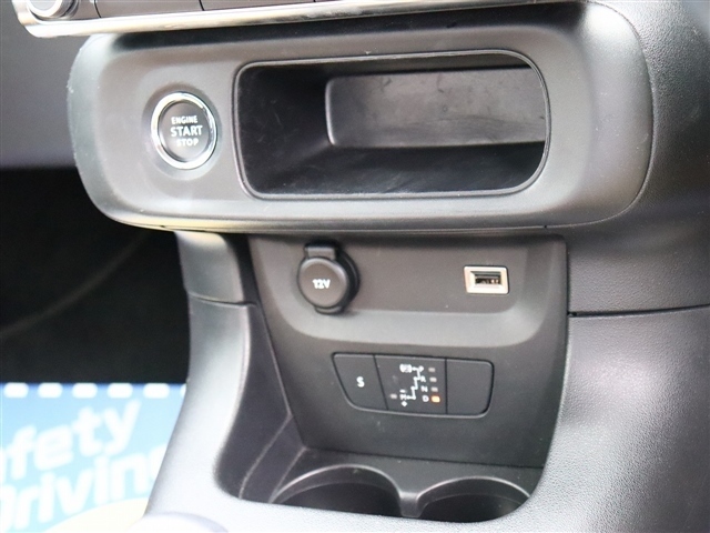 シトロエン Ｃ３ シャイン R1年 (関東) 99