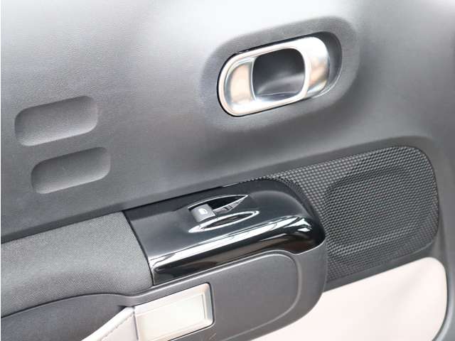 シトロエン Ｃ３ シャイン R1年 (関東) 99