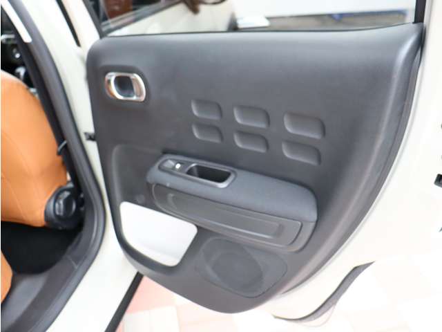 シトロエン Ｃ３ シャイン R1年 (関東) 99