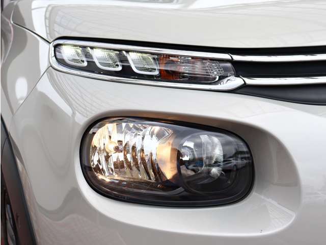 シトロエン Ｃ３ シャイン R1年 (関東) 99