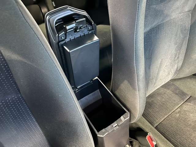 トヨタ カローラフィールダー　ハイブリッド １．５ ハイブリッド Ｇ H27年 (東北) 99