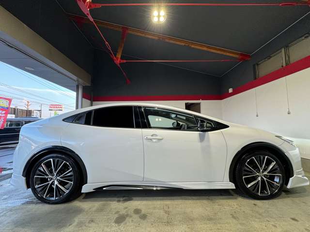 トヨタ プリウス ２．０ Ｚ R5年 (東北) 99