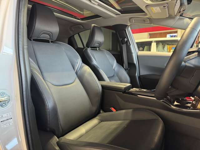 トヨタ プリウス ２．０ Ｚ R5年 (東北) 99