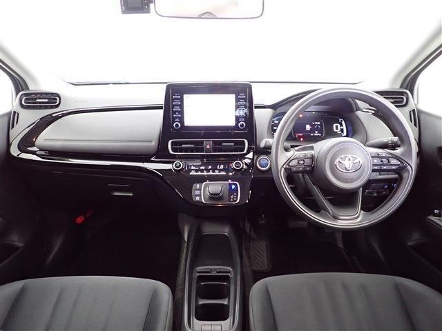 トヨタ アクア １．５ Ｘ R4年 (関東) 99