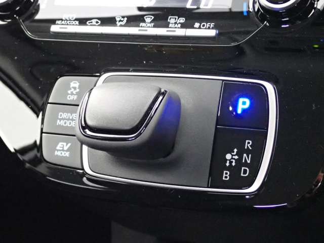 トヨタ アクア １．５ Ｘ R4年 (関東) 99