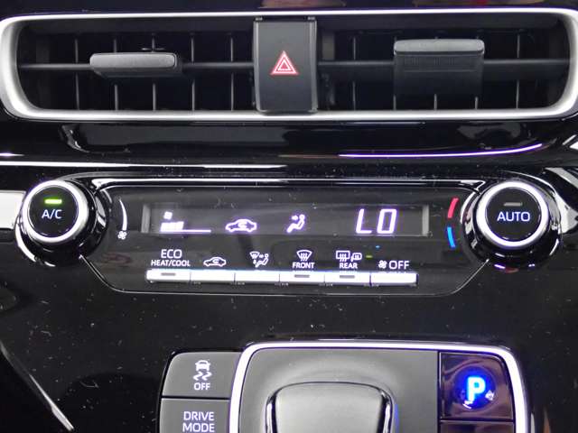 トヨタ アクア １．５ Ｘ R4年 (関東) 99