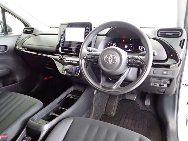 トヨタ アクア １．５ Ｘ R4年 (関東) 99