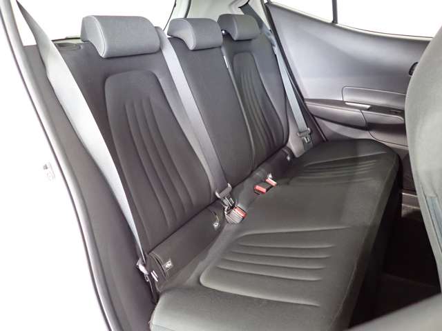 トヨタ アクア １．５ Ｘ R4年 (関東) 99