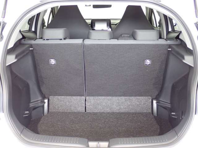 トヨタ アクア １．５ Ｘ R4年 (関東) 99