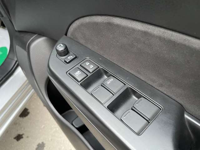 スズキ スイフト １．２ スタイル ４ＷＤ H27年 (北海道) 99