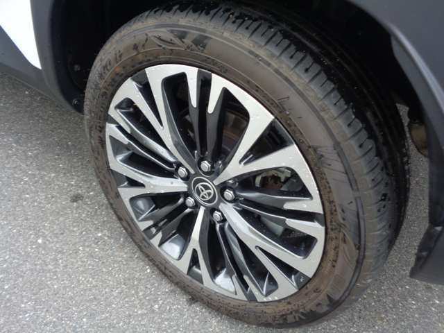 トヨタ ヤリスクロス １．５ Ｚ ４ＷＤ R4年 (中国) 99