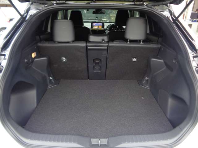 トヨタ ヤリスクロス １．５ Ｚ ４ＷＤ R4年 (中国) 99