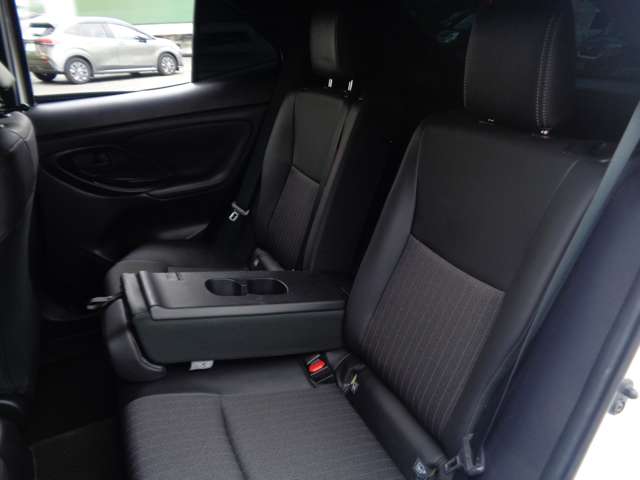 トヨタ ヤリスクロス １．５ Ｚ ４ＷＤ R4年 (中国) 99