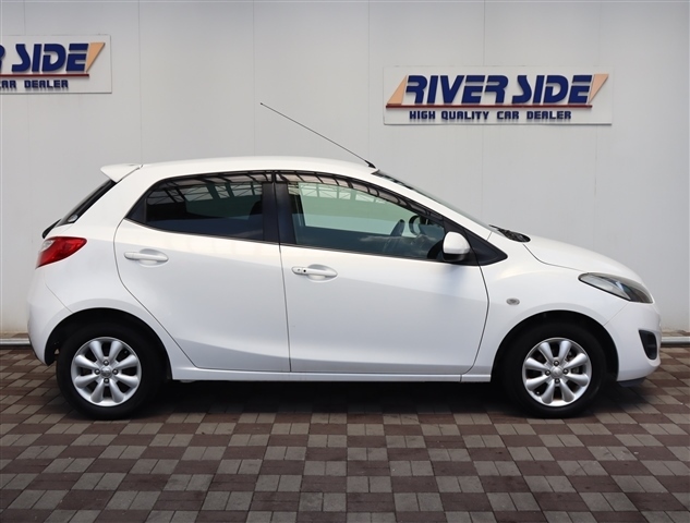 マツダ デミオ １．３ １３Ｃ－Ｖ H23年 (関東) 99