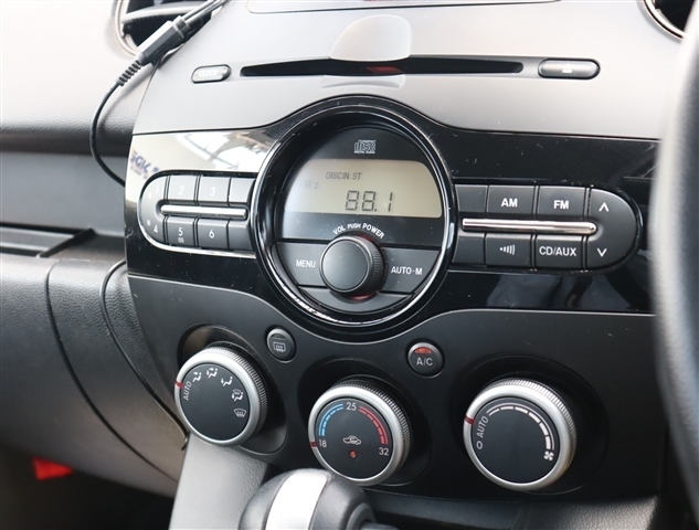 マツダ デミオ １．３ １３Ｃ－Ｖ H23年 (関東) 99