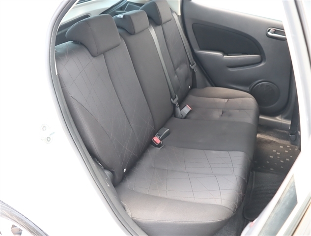 マツダ デミオ １．３ １３Ｃ－Ｖ H23年 (関東) 99