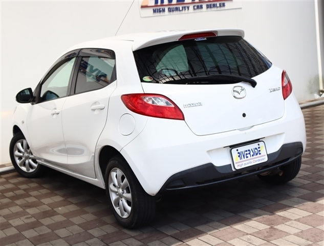 マツダ デミオ １．３ １３Ｃ－Ｖ H23年 (関東) 99