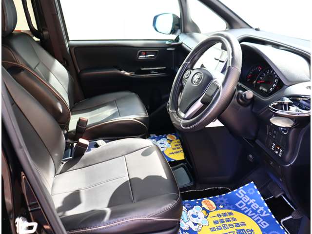 トヨタ ヴォクシー ２．０ ＺＳ 煌ＩＩ R1年 (関東) 99