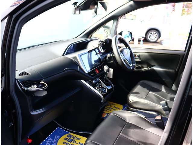 トヨタ ヴォクシー ２．０ ＺＳ 煌ＩＩ R1年 (関東) 99